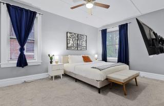 Spacious Modern 5BR Home Near Downtown St Louis - 2