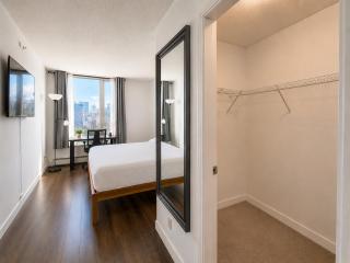 Downtown Vancouver, Sleeps 7, Pool & Hot Tub - 5