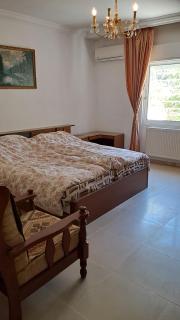 Room with shared bathroom - 5