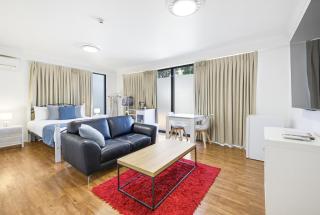 Caloundra Affordable Beachside Studio - 0