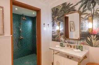 1493 Boutique Hotel - 6