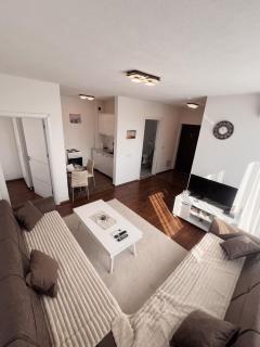 Cozy Stay in the Heart of Gjakova - 6