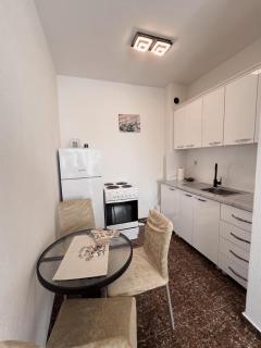 Cozy Stay in the Heart of Gjakova - 7