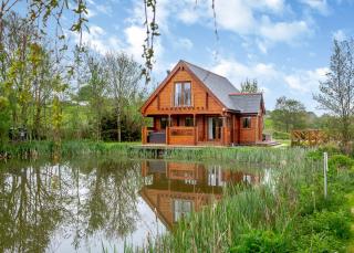 Anglesey Lakeside Lodges - 9
