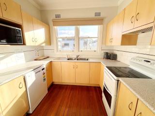 Beach House 24 Gregory Street - Bring your own linen - 1