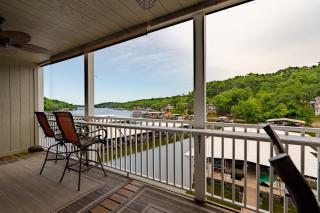 Lake Views -Seasonal Pool- Boat Ramp- Sleeps6 - 9