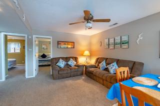 Lake Views -Seasonal Pool- Boat Ramp- Sleeps6 - 5