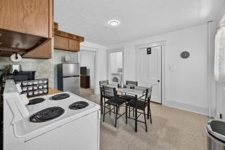 Charming 2-Bedroom, 1-Bath Getaway - 4