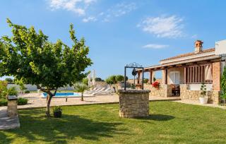 Amazing Home In Donji Zemunik - 3