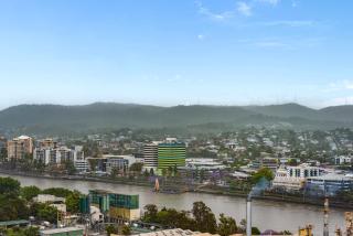 Stunning River & Mountain Views with 2BR, Pool & Gym - 3