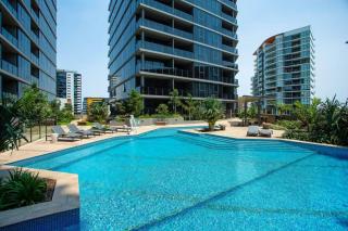 Stunning River & Mountain Views with 2BR, Pool & Gym - 5