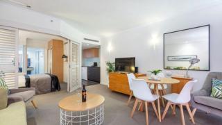 Pelican Waters with Scenic Views - 5