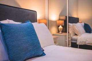 Spacious 4 BR, near Barossa, Sleeps 8, Fireplace - 1