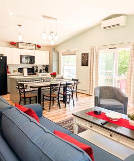 Riverview Ellsworth Apartment - 0
