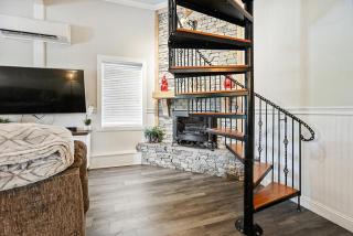 Country Style Home 4br 2bth - 2