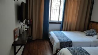 张家界天门山甜樱桃客栈Zhangjiajie Tianmen ountain Sweet Cherry Inn Zhangjiajie Near Tianmen Mountain Avatar Mountain Free Laundry Close to Hehua Airport Zhangjiajie West Station English Service - 3