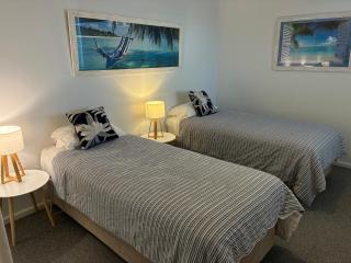 Bayshore Beachside Resort - 8