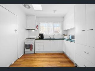 Melbourne Airport Home - 3
