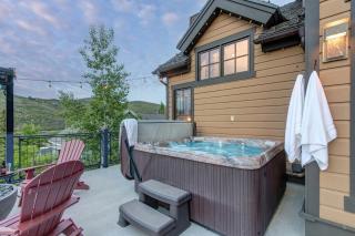1138 Skiers Heaven! Luxury Home close to Park City Mountain! Two Hot Tubs & Gorgeous Outdoor Space! home - 9
