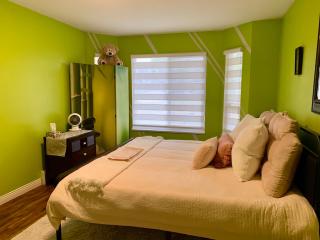Fully Furnished Bedroom with ensuite Turnkey Corporate Relocation Vacation Home - 7