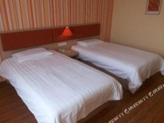 Home Inn-Qingdao Chongqing Zhong Road Licang Walking Street - 3