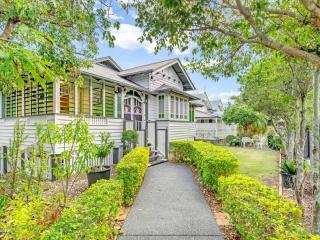 Historic Character-filled Jade Cottage - 0