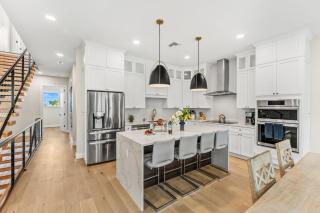 30 40 Eighth Avenue - 3