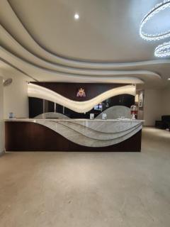 Hotel Grand Meriton - 8