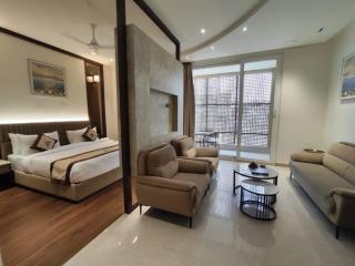 Hotel Grand Meriton - 4