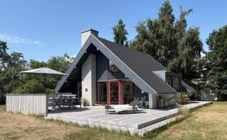 Cozy Original Holiday Home - Close To The Beach - 0