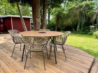 Holiday Home With Fenced Garden Near Beach - 7
