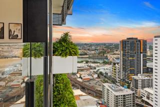 Perfect Penthouse! Views, Location, & Comfort! - 3