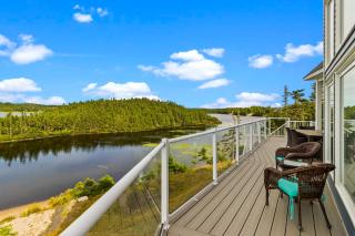 Lakehouse on Sunset Waterfront Retreat - 3