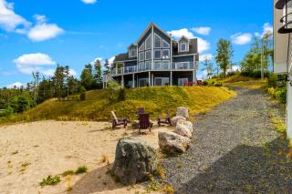 Lakehouse on Sunset Waterfront Retreat - 0