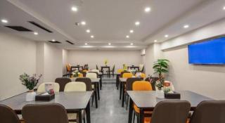 Green Tree Inn Express Heze University Town - 2