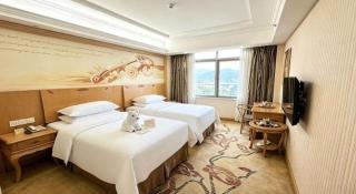 Vienna Hotel Guangdong Huidong Herung Pedestrian Street - 3