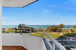 Refurbished 1B Ocean View Sun Equinox - 3