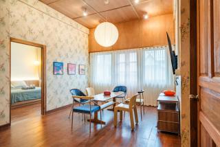 3BR Thapae Family Suite & Temple View Balcony - 9