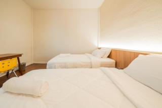 3BR Thapae Family Suite & Temple View Balcony - 6