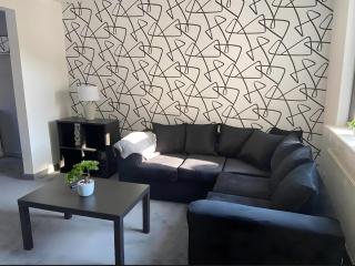 3 Bedroom House in Golborne, Warrington - Hosted by Eason Stays with Free Parking - 9