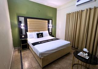 Royal Tree Hotel - 8