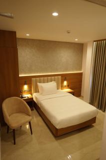 Cinnamon Gold Hotel - 8
