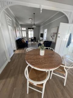 Bay Breeze Manor Grand 5BR Queenslander Haven - 7