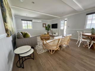 Bay Breeze Manor Grand 5BR Queenslander Haven - 3