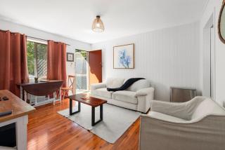 Beautiful 2 bedroom unit in prime location! - 2