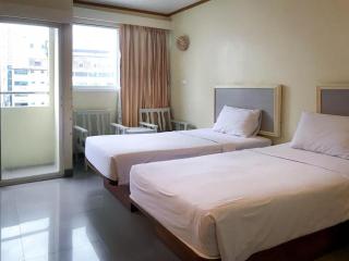 J Two S Pratunam Hotel - 1