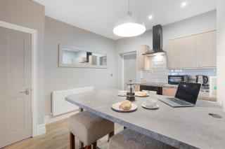 Modern 1BR 2 Min to Station By Stay With Us - 9