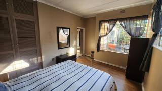 Charming 1-Bedroom House Rental with Pool in Johannesburg - 8