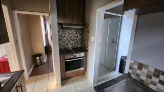 Charming 1-Bedroom House Rental with Pool in Johannesburg - 5