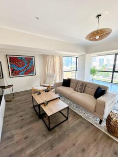 Luxury Apartment Next to Shangri-La with Awesome views - 8
